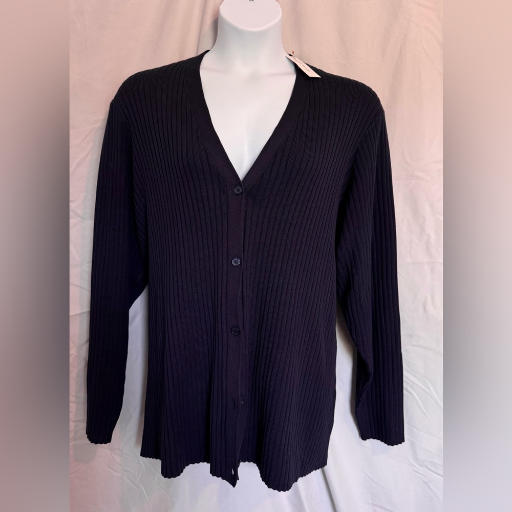 Lane Bryant plus size Ribbed Cardigan.  NWT. Size 26/28. V neck. Button front